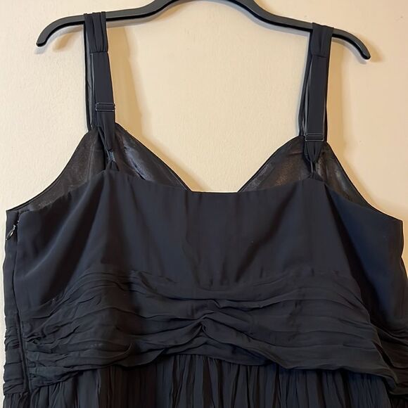 Lane Bryant Crepe and Lace Trimmed Tiered Dress - Size 18 - Picture 14 of 16